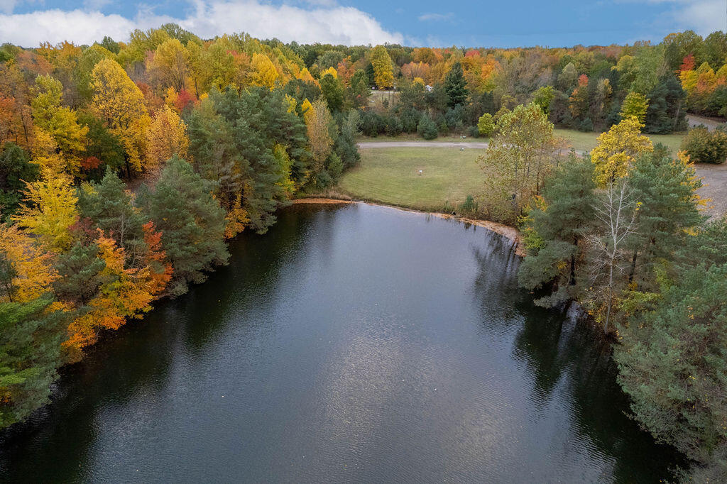 43534 Timber Trail, Unit 19 Coloma, MI 49038 - Photo 10 of 24 43534TimberTrail-1-8