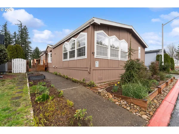 $149,900 | 15768 Southeast Powell Boulevard, Unit 40, Portland, OR 97236