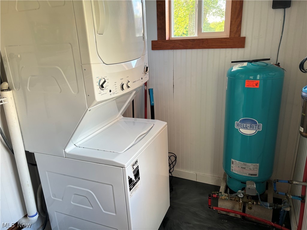1100 Fort Road Southwest Dellroy, OH 44620 - Photo 26 of 34 Laundry room