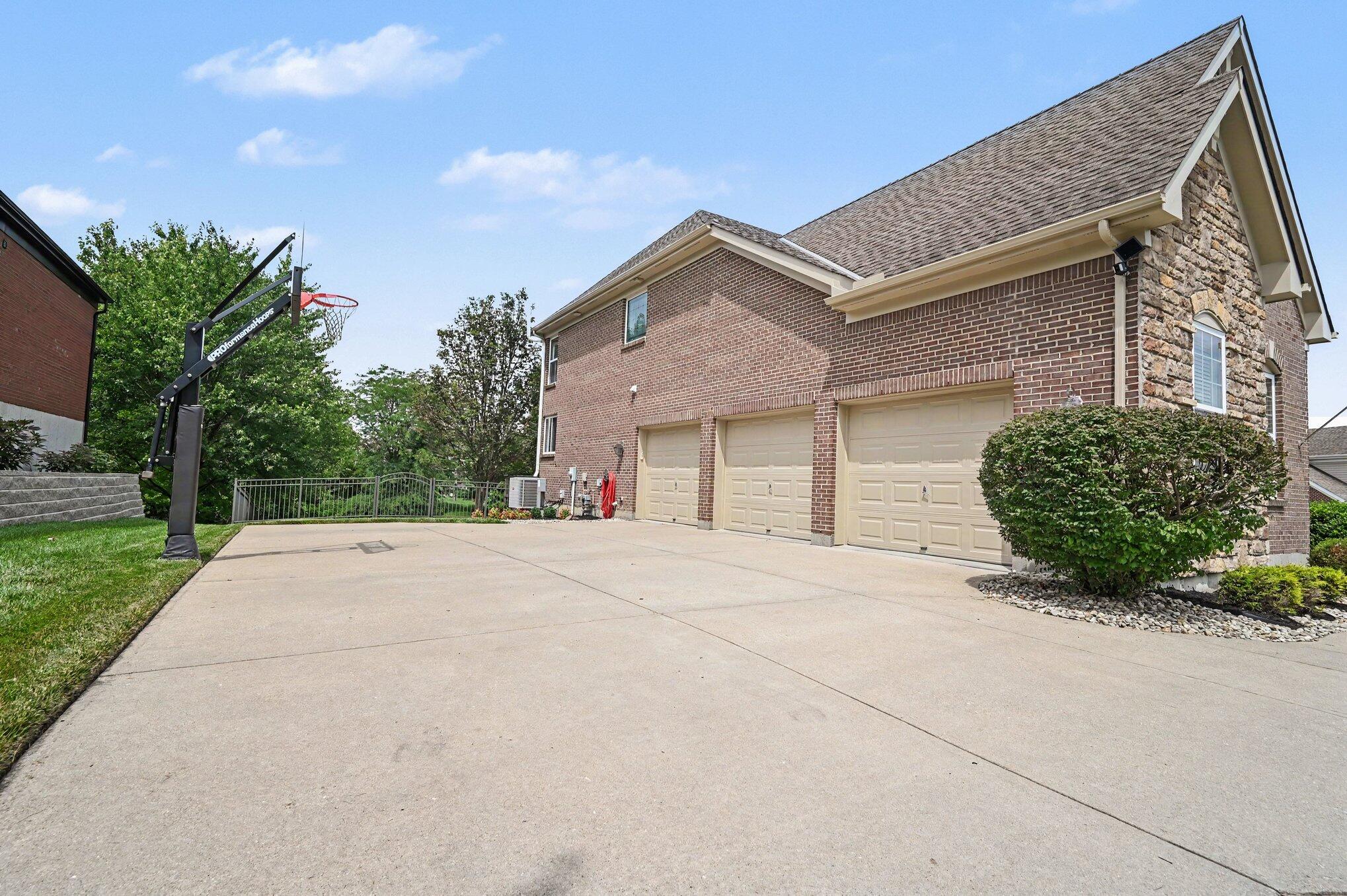 2104 Wyndham Way Union, KY 41091 - Photo 4 of 40 3 car garage