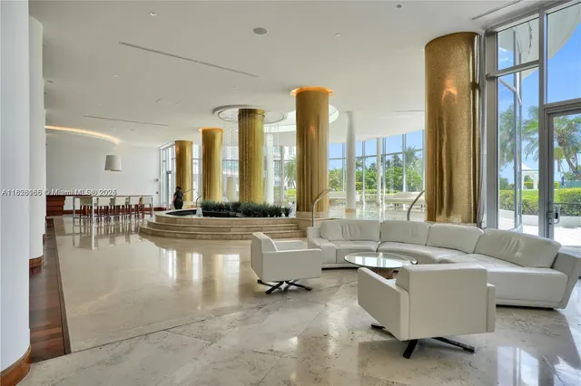 $4,300 | 5151 Collins Avenue, Unit 535, Miami Beach, FL 33140