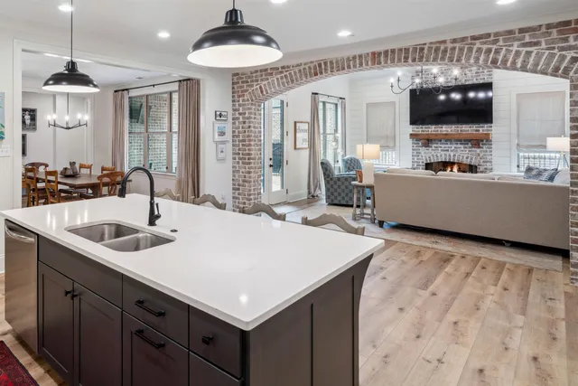 $649,900 | 2125 North Greenbrier Lakes Boulevard, Collierville, TN 38017