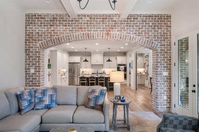 $649,900 | 2125 North Greenbrier Lakes Boulevard, Collierville, TN 38017