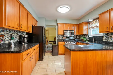 $752,500 | 14 Cobblestone Court, Howell, NJ 07731