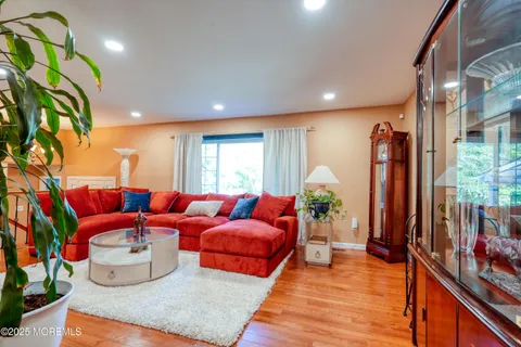 $752,500 | 14 Cobblestone Court, Howell, NJ 07731