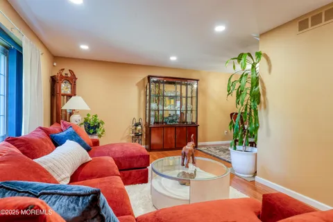 $752,500 | 14 Cobblestone Court, Howell, NJ 07731