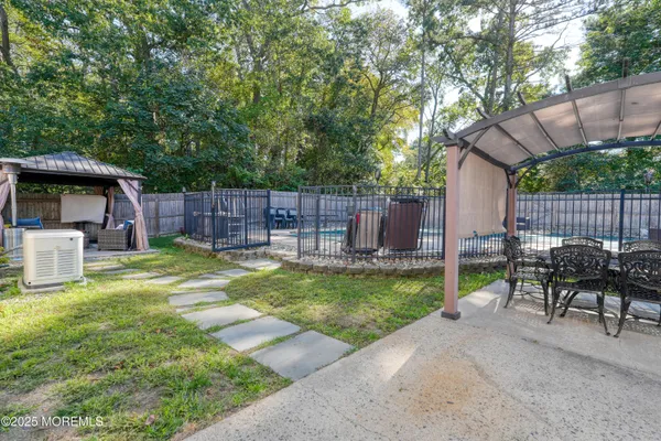 $752,500 | 14 Cobblestone Court, Howell, NJ 07731