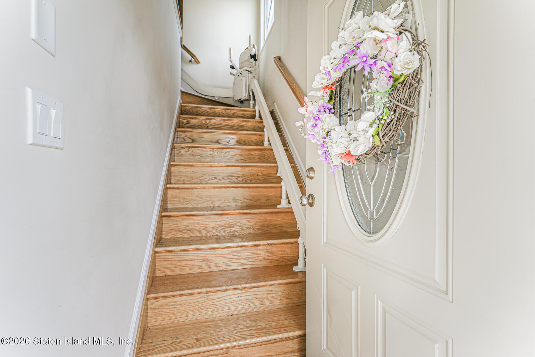 16 Allen Place Staten Island, NY 10312 - Photo 15 of 39 Staircase