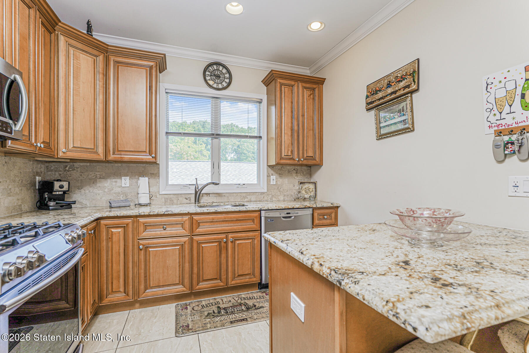 16 Allen Place Staten Island, NY 10312 - Photo 20 of 39 Kitchen