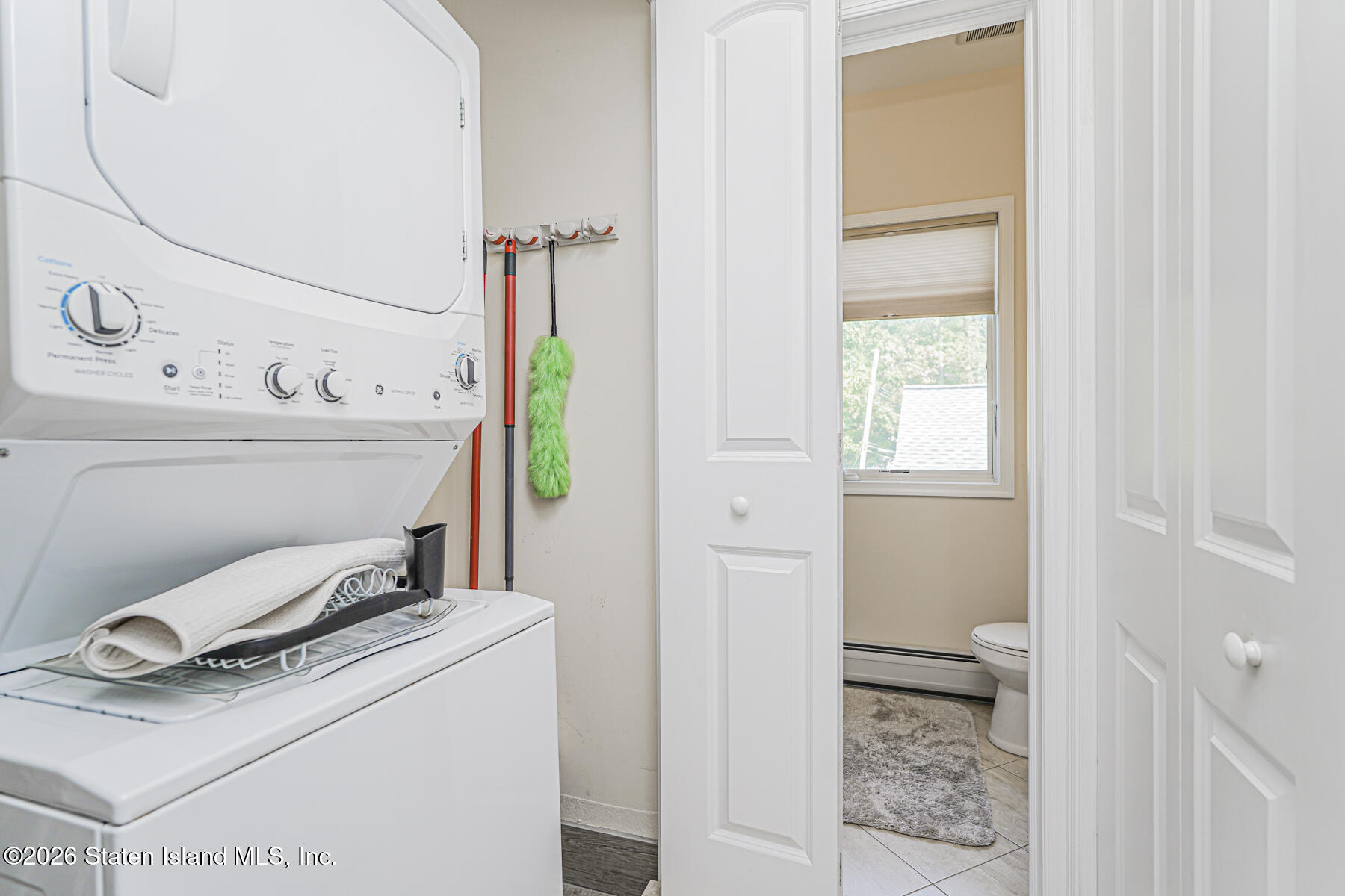 16 Allen Place Staten Island, NY 10312 - Photo 21 of 39 Laundry Room