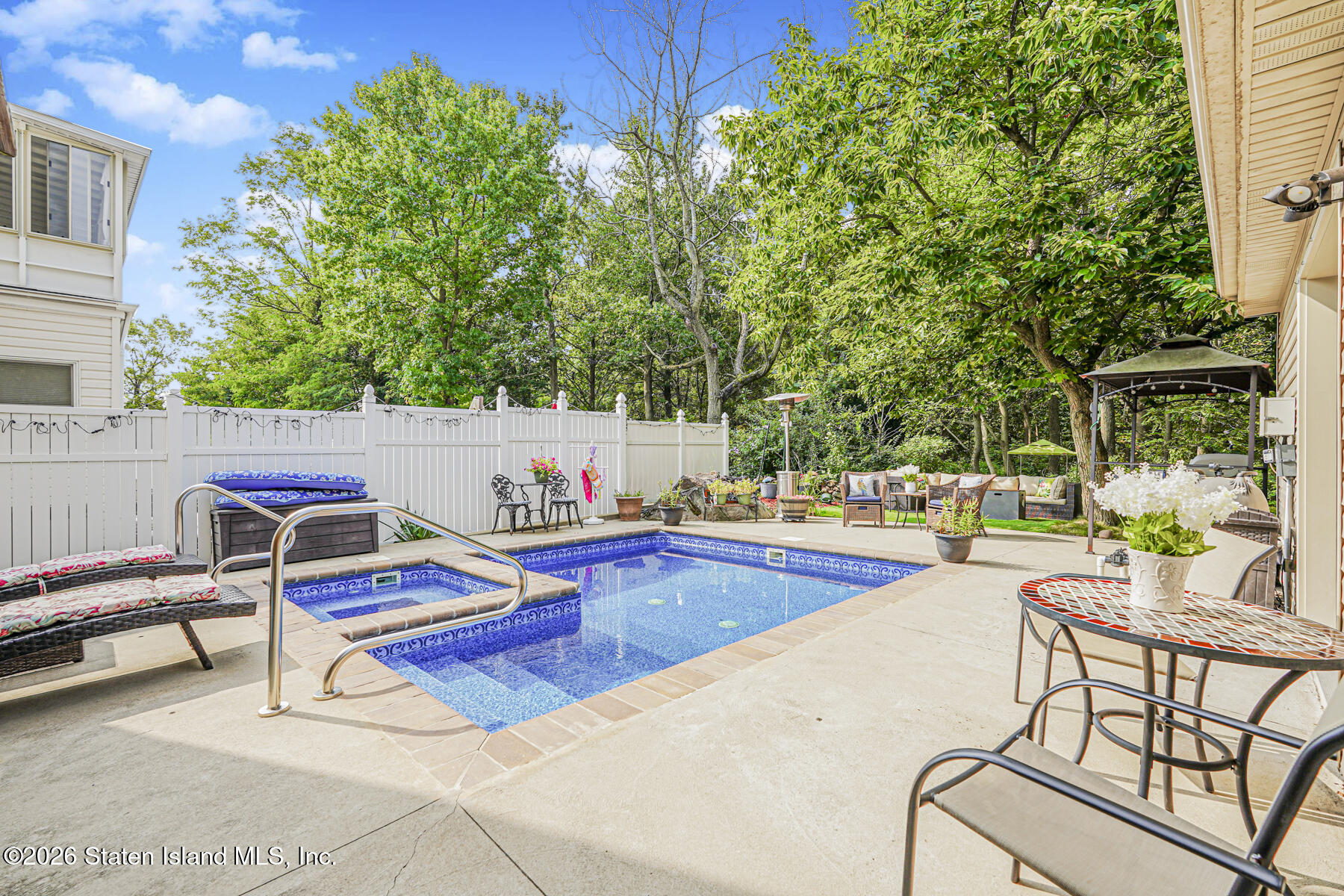 16 Allen Place Staten Island, NY 10312 - Photo 34 of 39 Backyard