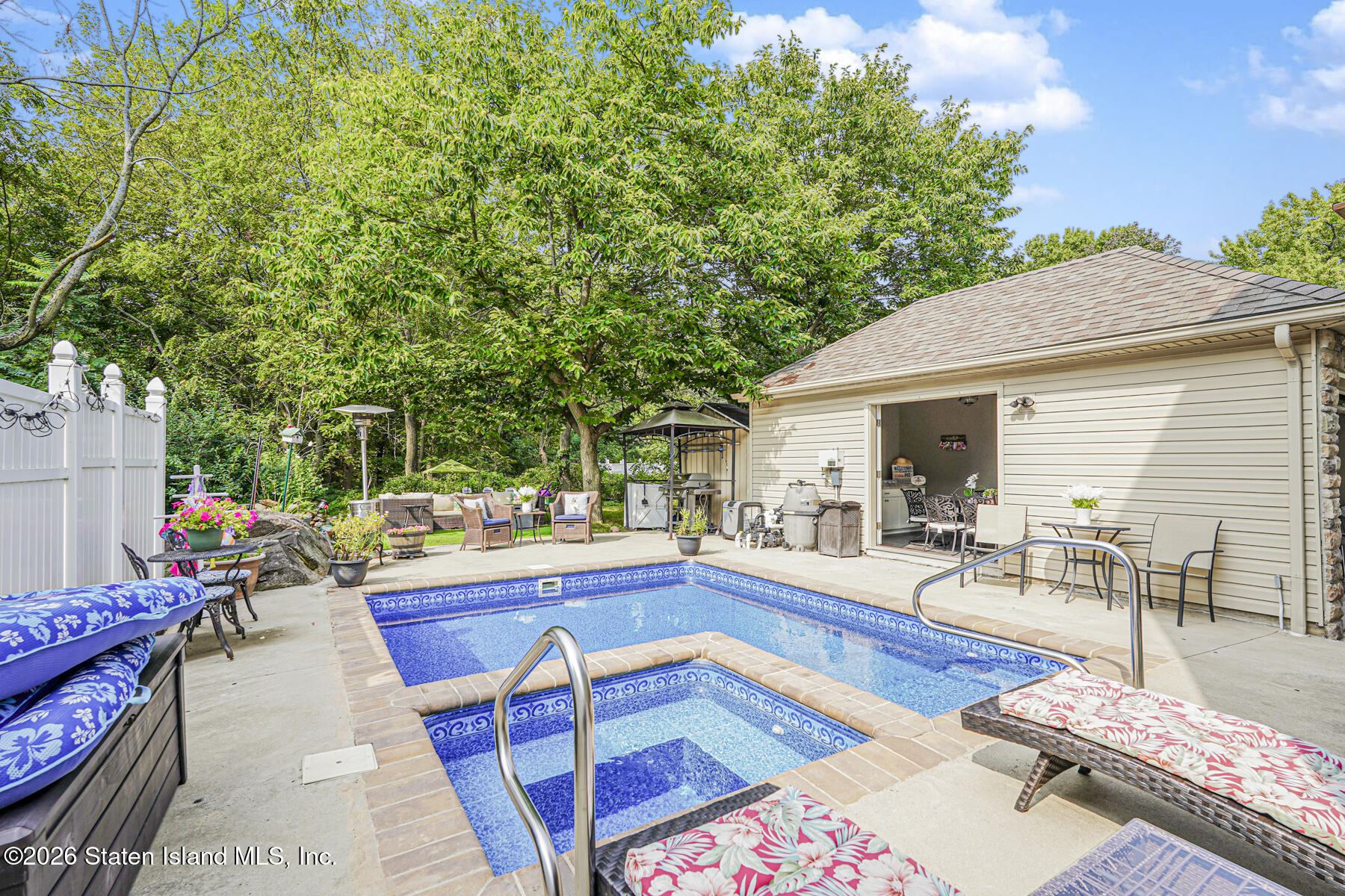 16 Allen Place Staten Island, NY 10312 - Photo 35 of 39 Backyard