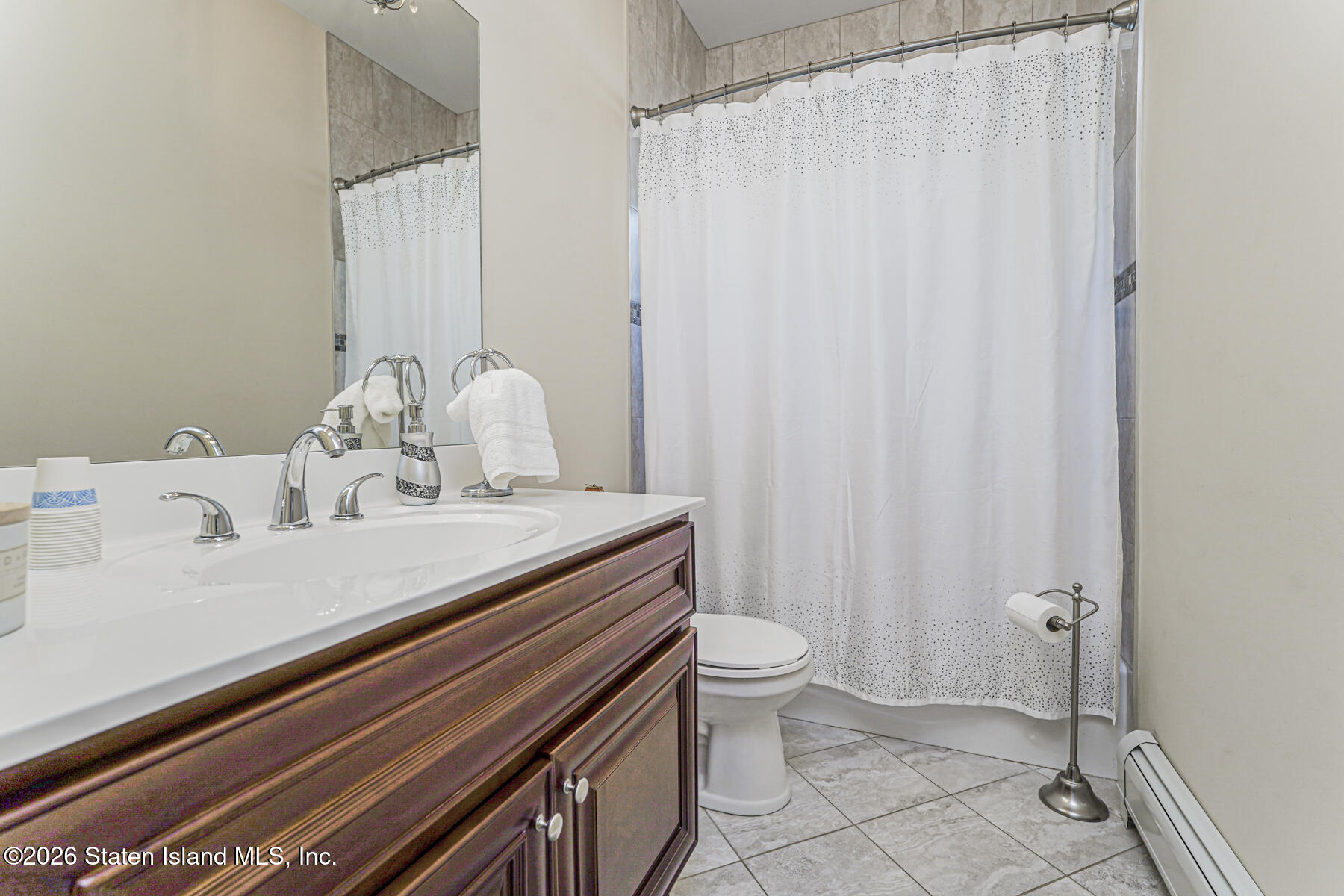 16 Allen Place Staten Island, NY 10312 - Photo 9 of 39 Bathroom