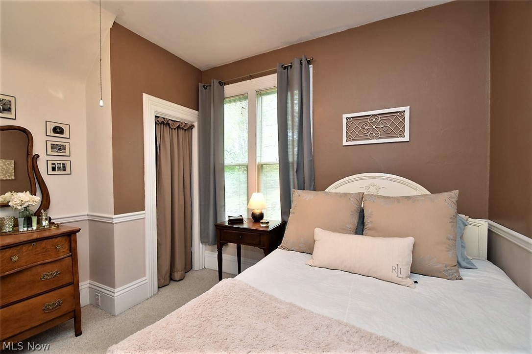 34275 Bainbridge Road Solon, OH 44139 - Photo 16 of 32 First floor bedroom