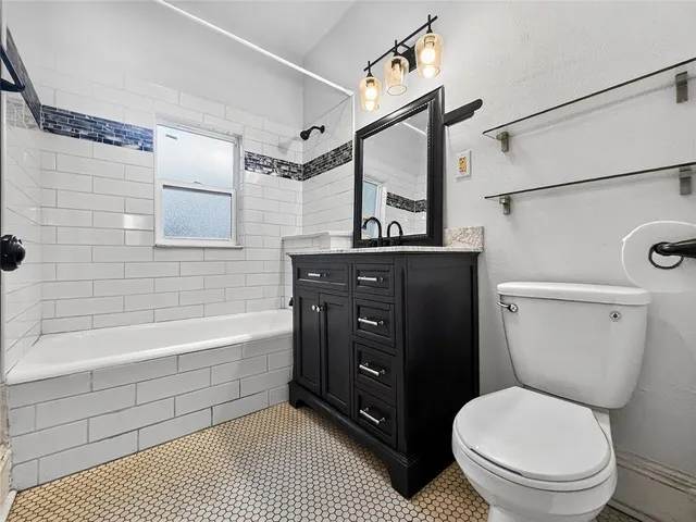 $2,500 | 1016 East Washington Avenue, Eustis, FL 32726