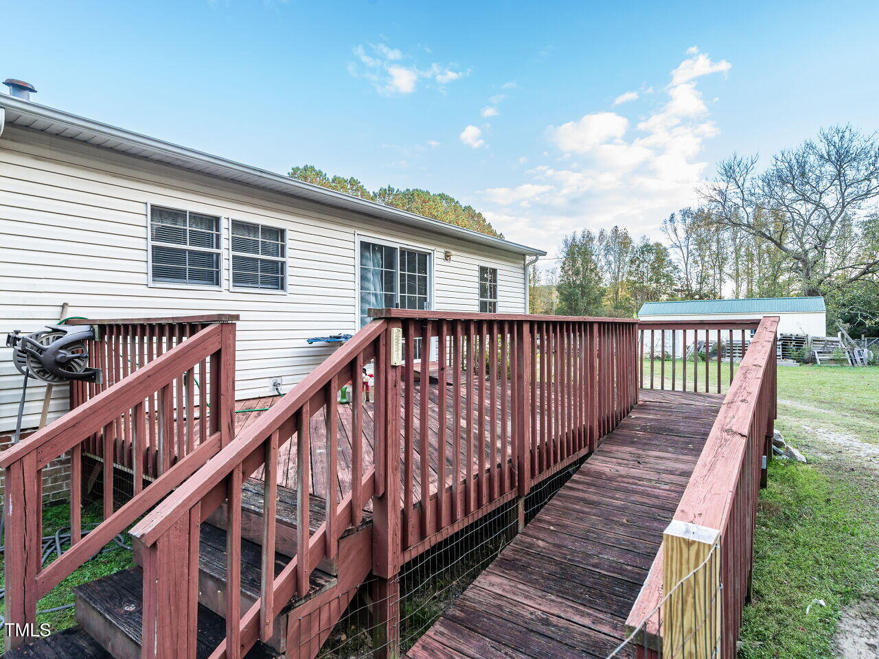 9140 Ransdell Road Raleigh, NC 27603 - Photo 21 of 26 020-1280x960-deck-view