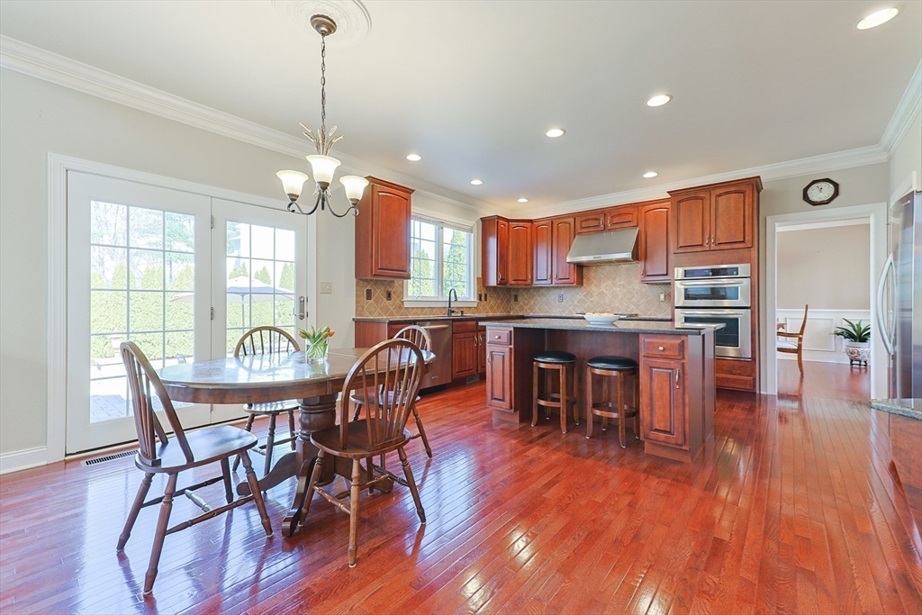 3 York Circle Walpole, MA 02032 - Photo 11 of 41
