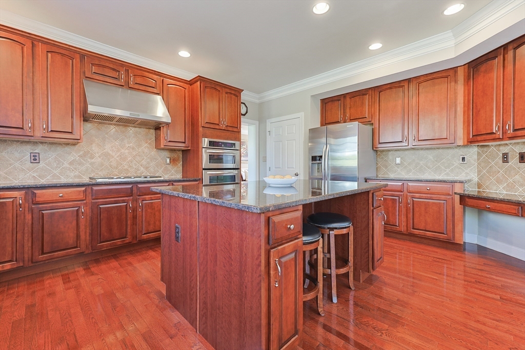 3 York Circle Walpole, MA 02032 - Photo 13 of 41