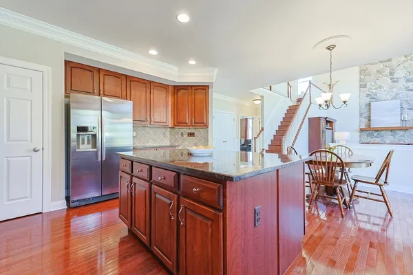 $1,550,000 | 3 York Circle, Walpole, MA 02032