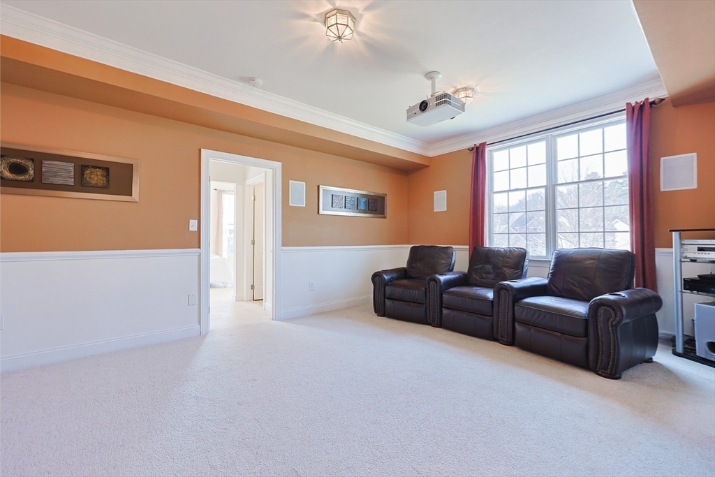 3 York Circle Walpole, MA 02032 - Photo 19 of 41