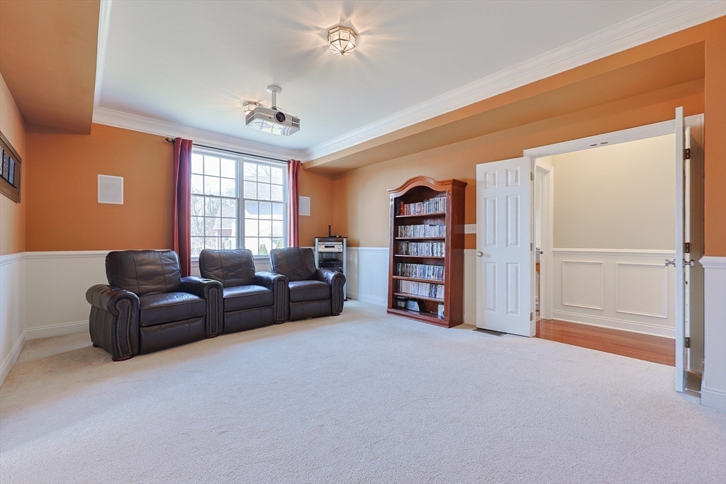 3 York Circle Walpole, MA 02032 - Photo 21 of 41