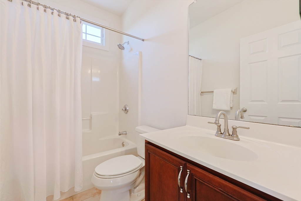 3 York Circle Walpole, MA 02032 - Photo 23 of 41