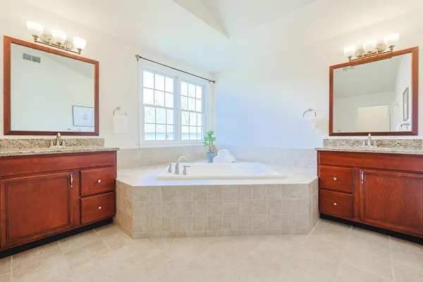 $1,550,000 | 3 York Circle, Walpole, MA 02032