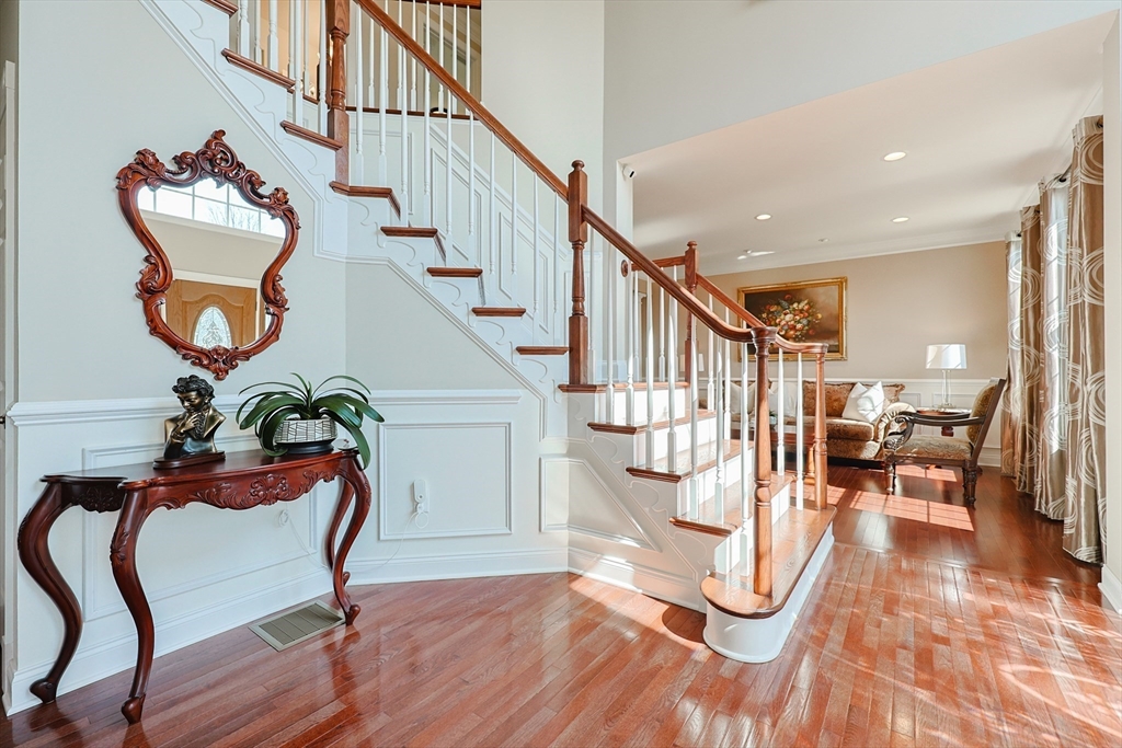 3 York Circle Walpole, MA 02032 - Photo 3 of 41