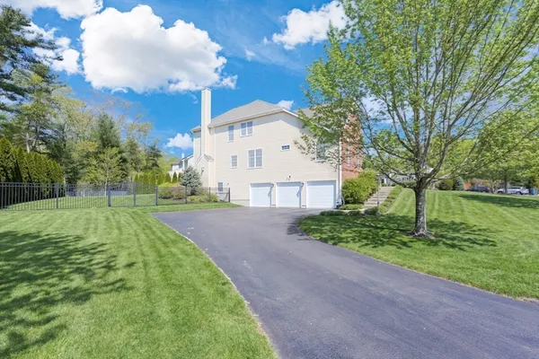 $1,550,000 | 3 York Circle, Walpole, MA 02032