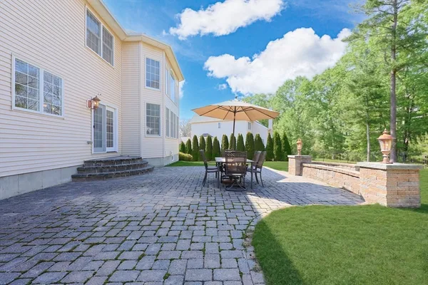 $1,550,000 | 3 York Circle, Walpole, MA 02032