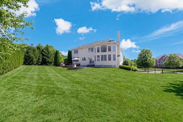 $1,550,000 | 3 York Circle, Walpole, MA 02032