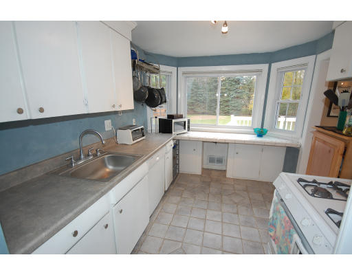 24 Old Tavern Road Wayland, MA 01778 - Photo 5 of 7 Gallery Image 5