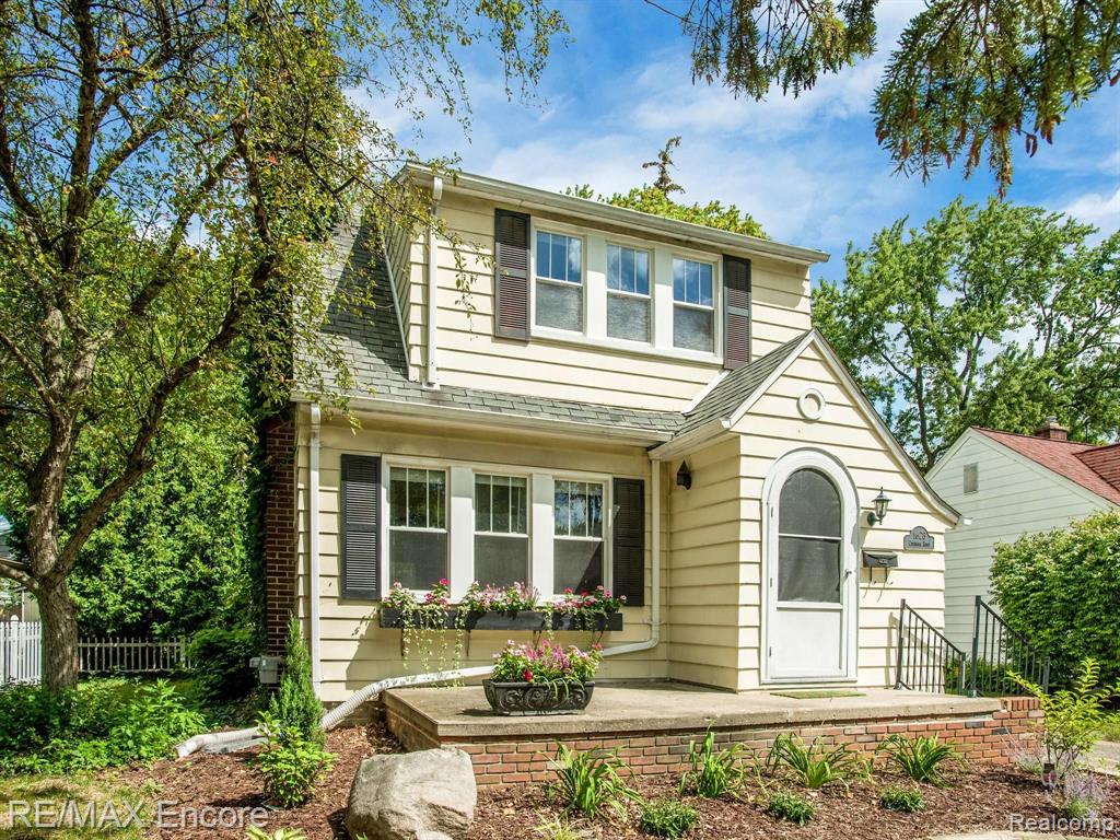 1628 Columbia Road Berkley, MI 48072 - Photo 1 of 15