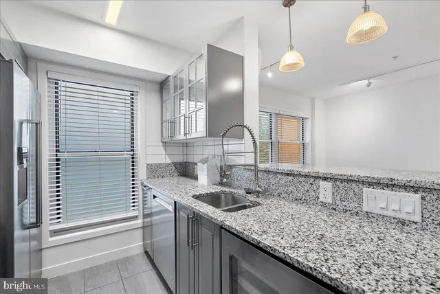 $3,900 | 220 2nd Street Southeast, Unit 303, Washington, DC 20003