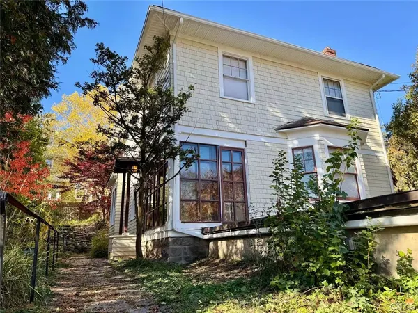 $2,800 | 608 Ackerman Avenue, Syracuse, NY 13210