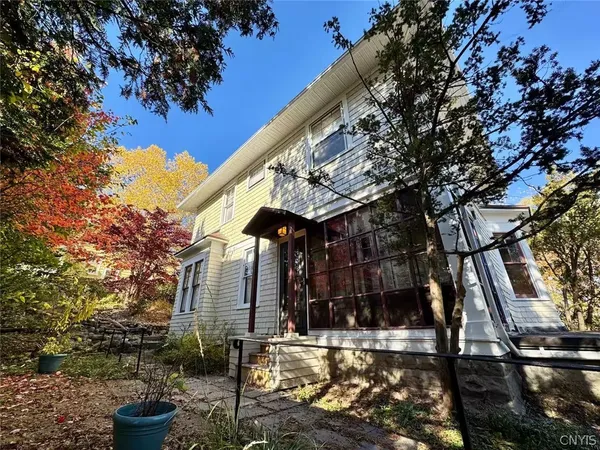 $2,800 | 608 Ackerman Avenue, Syracuse, NY 13210