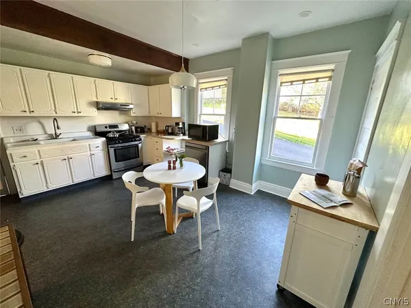 $2,800 | 608 Ackerman Avenue, Syracuse, NY 13210