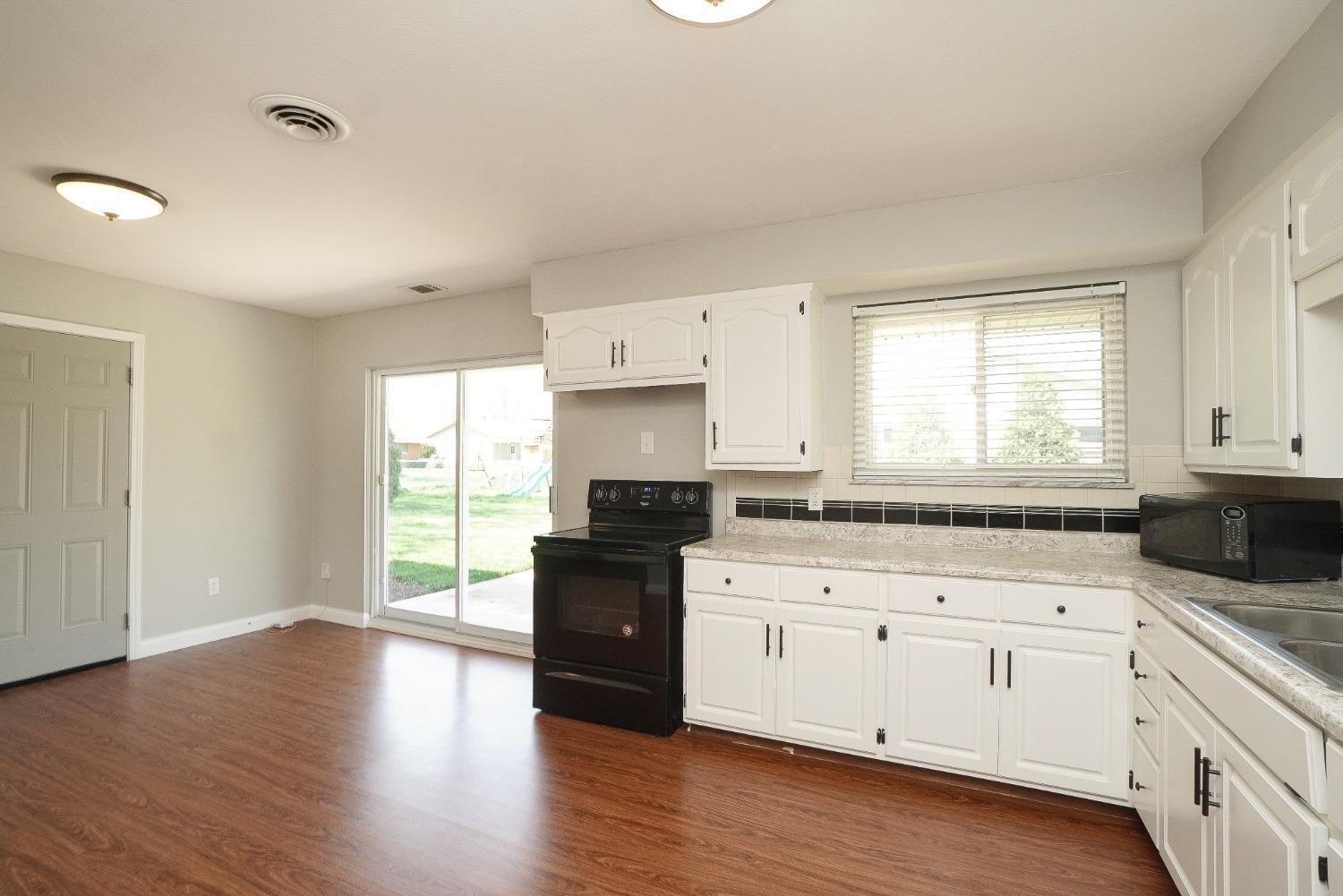1437 Surrey Road Troy, OH 45373 - Photo 13 of 22 Gallery Image 13