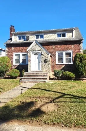 $5,500 | 363 Clarendon Road, Uniondale, NY 11553