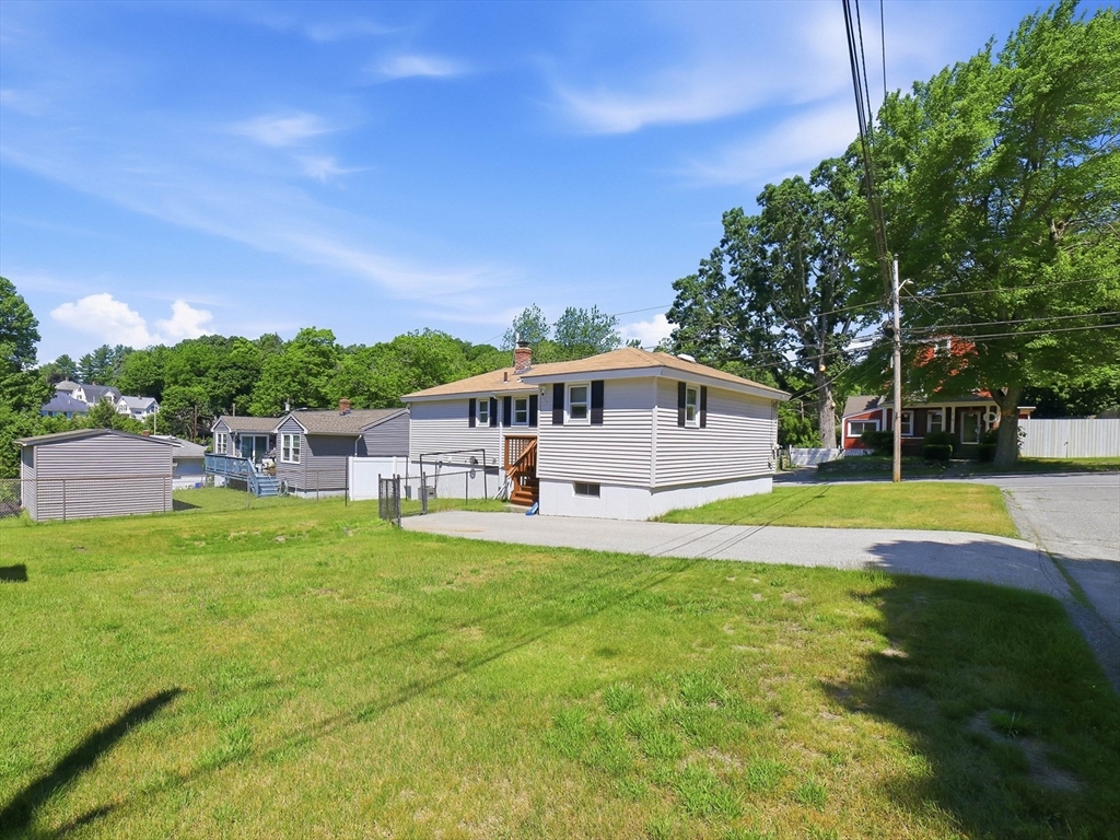 65 Clover Street Worcester, MA 01603 - Photo 24 of 25