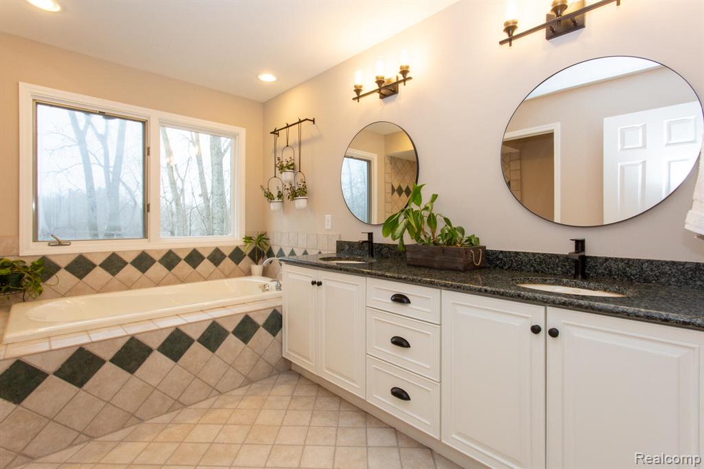 414 Roundview Drive Rochester, MI 48307 - Photo 10 of 57 Gallery Image 10