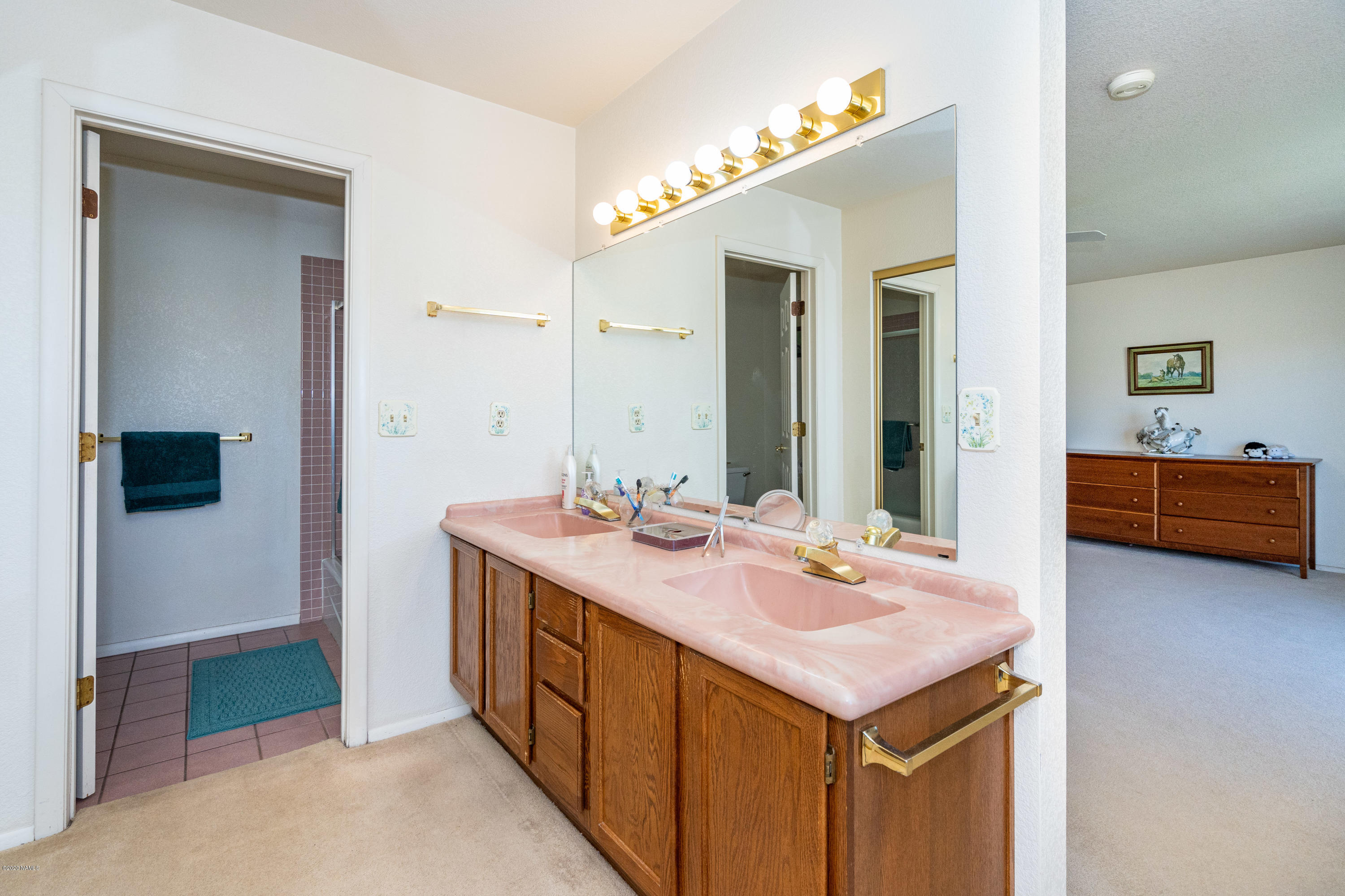 10910 Rodeo Road Flagstaff, AZ 86004 - Photo 33 of 38 Master Bath