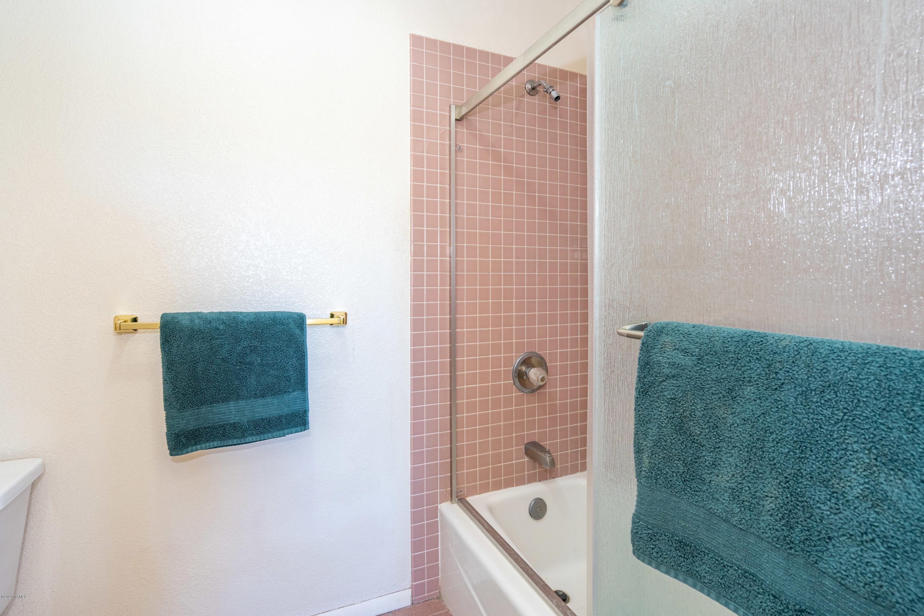10910 Rodeo Road Flagstaff, AZ 86004 - Photo 34 of 38 Master Bath