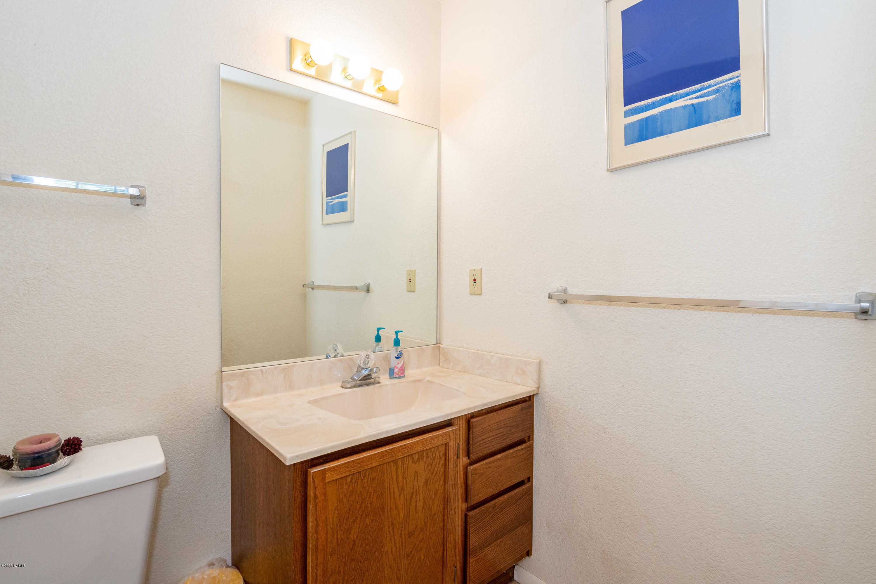 10910 Rodeo Road Flagstaff, AZ 86004 - Photo 35 of 38 1/2 bthroom