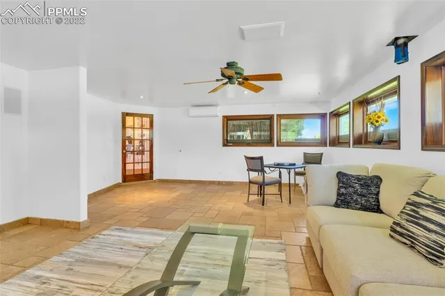 $735,000 | 301 La Vista Road, Pueblo, CO 81005