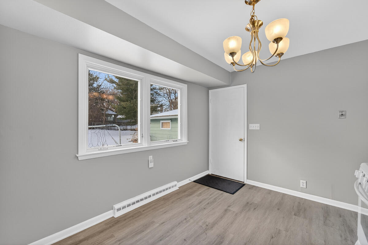 7042 Lone Elm Drive Caledonia, WI 53402 - Photo 11 of 28 Kitchen