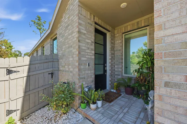 $2,500 | 15623 Red Panda Road, Conroe, TX 77302