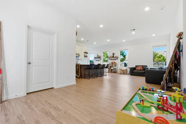 $2,500 | 15623 Red Panda Road, Conroe, TX 77302