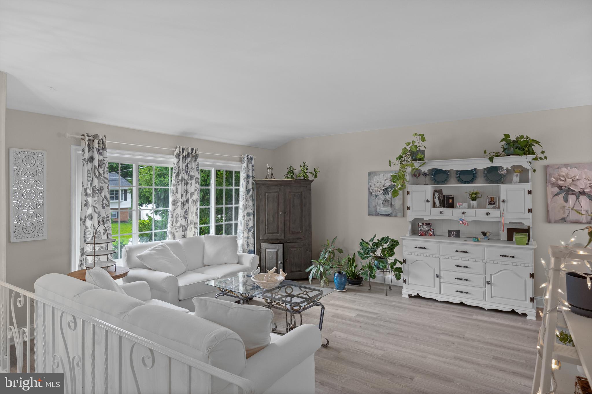 122 Hamilton Road Marlton, NJ 08053 - Photo 5 of 25 a living room with furniture potted plant and a large window