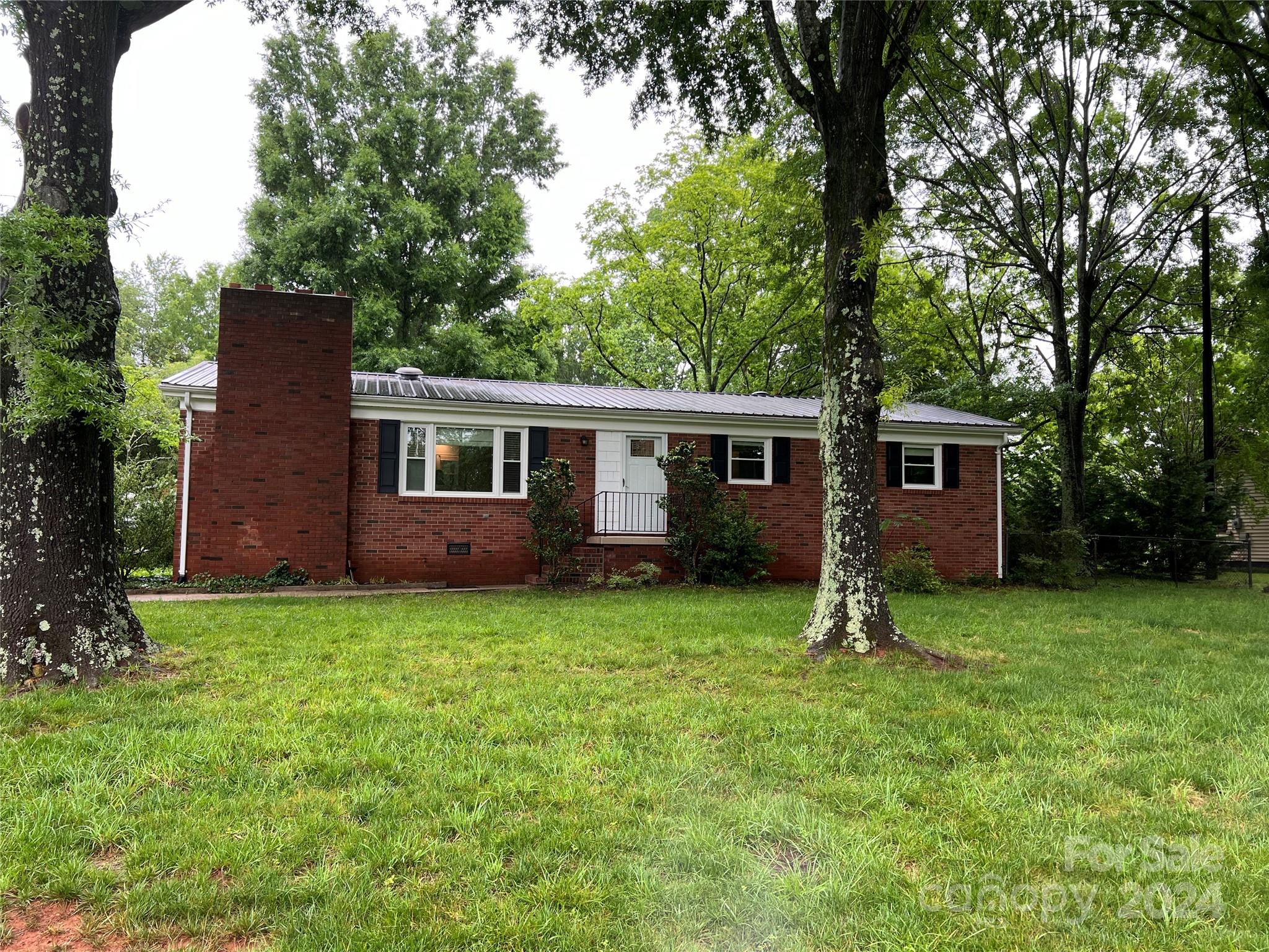1007 3rd Street Southeast Conover, NC 28613 - Photo 1 of 19 Gallery Image 1